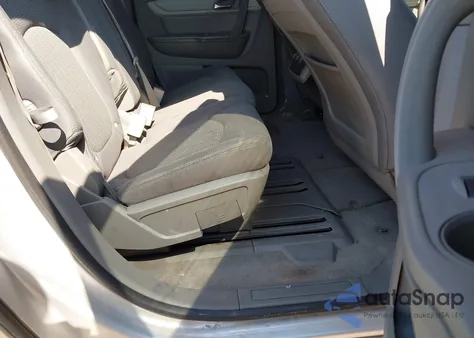 2016 Chevrolet Traverse Ls z USA, uszkodzony, nr VIN 1GNKRFKDXGJ267840